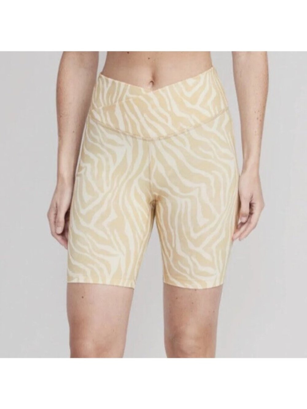 Old Navy Active PowerChill Extra High-Rise Zebra Print Bike Shorts Beige & White